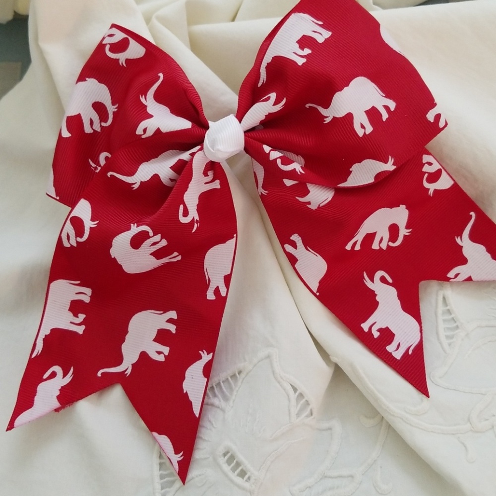 Elephant print hair bow. Red. White. 🔺️HP🔺️